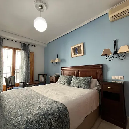 Maestre Hotel *
