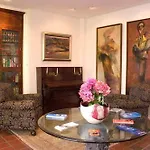 Maestre Hotel *