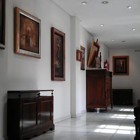 Maestre فندق